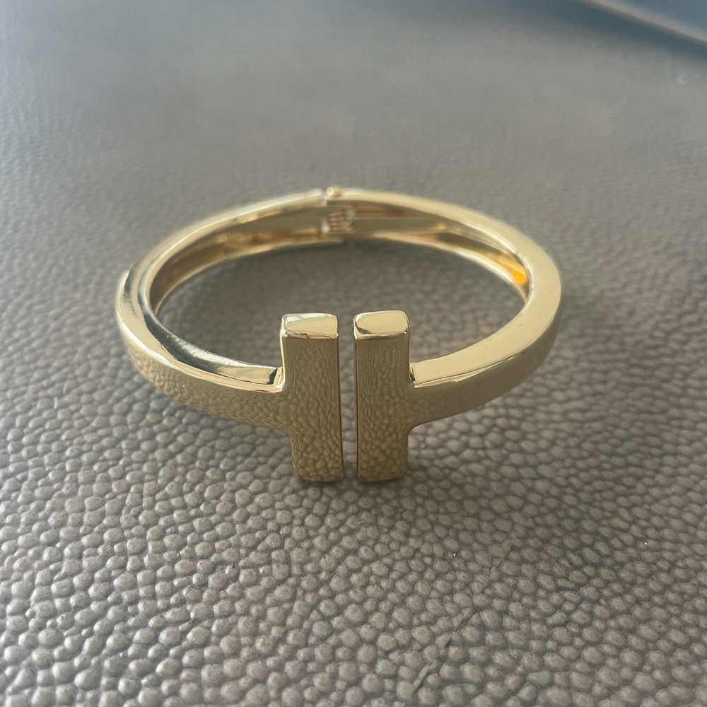 Fantasy double T bracelet